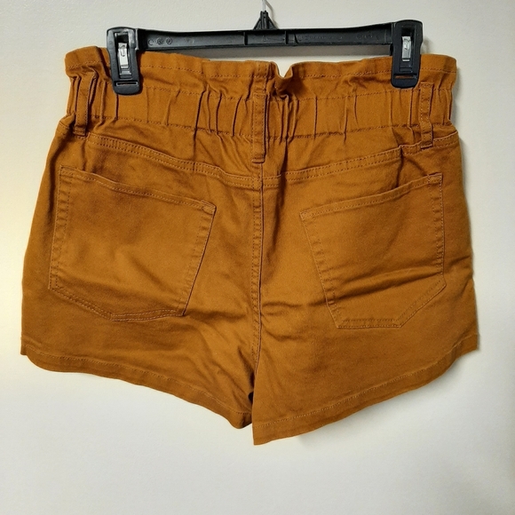 High wasted shorts SIZE L! - Picture 2 of 3